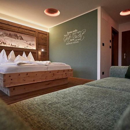 Hotel Garni Savoy Кастельротто Екстер'єр фото